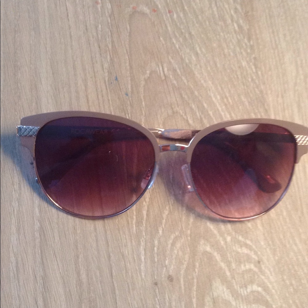 Roca  wear sunglasses never wore